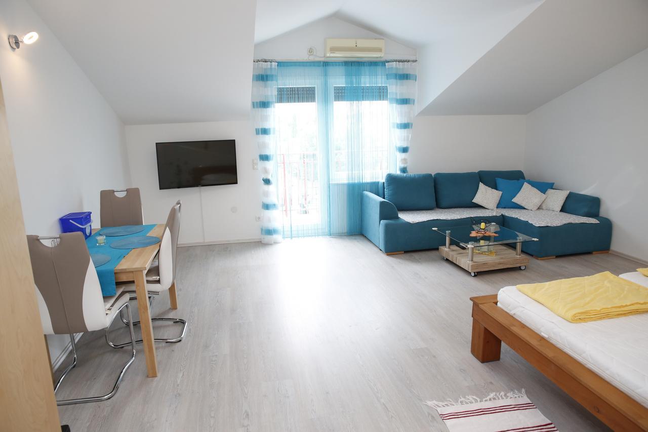 Panorama Apartments โวดีเซ ภายนอก รูปภาพ
